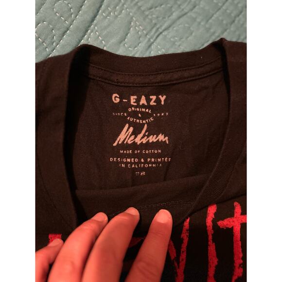 G-Eazy Men's Size Medium When It's Dark Out Album Black Red Short Sleeve - Picture 4 of 4